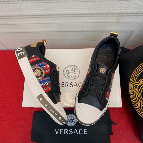 Versace Casual Shoes For Men #1005314