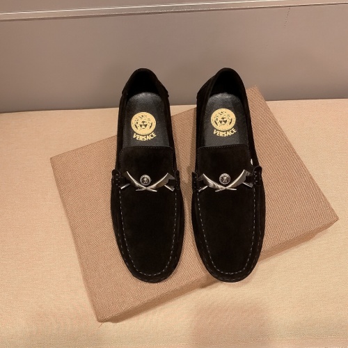 Versace Leather Shoes For Men #1005495