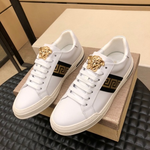 Versace Casual Shoes For Men #1006236
