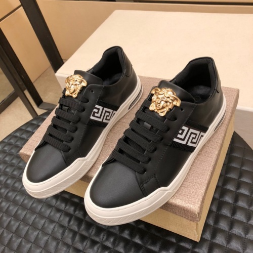 Versace Casual Shoes For Men #1006237