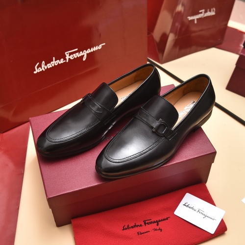 Salvatore Ferragamo Leather Shoes For Men #996749