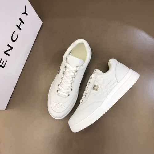 Givenchy Casual Shoes For Men #996913