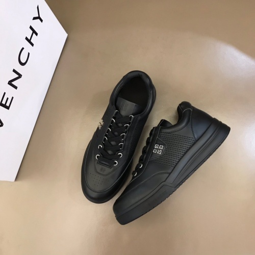 Givenchy Casual Shoes For Men #996915