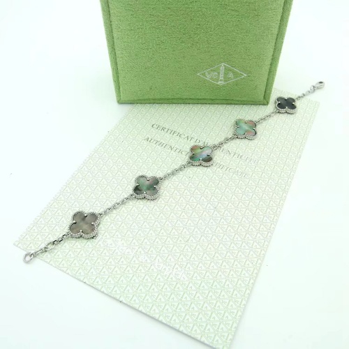 Replica Van Cleef & Arpels Bracelet For Women #997372 $36.00 USD for Wholesale