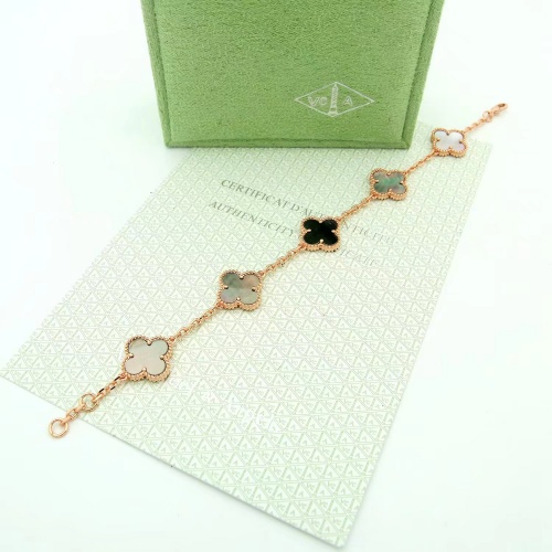 Replica Van Cleef & Arpels Bracelet For Women #997373 $36.00 USD for Wholesale