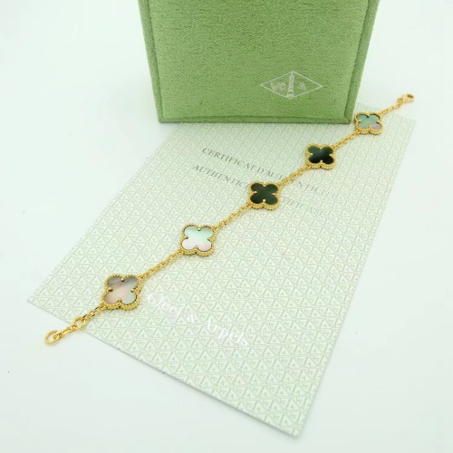Replica Van Cleef & Arpels Bracelet For Women #997374 $36.00 USD for Wholesale