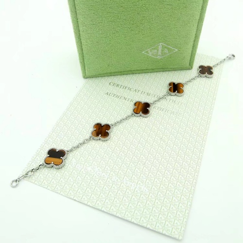 Replica Van Cleef & Arpels Bracelet For Women #997375 $36.00 USD for Wholesale