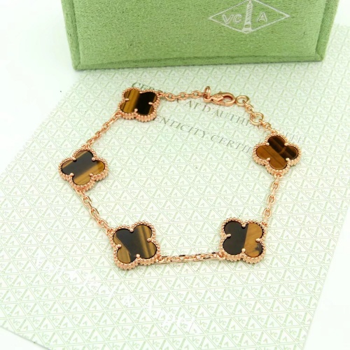 $36.00 USD Van Cleef & Arpels Bracelet For Women #997376