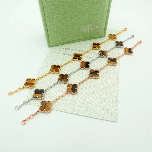 Replica Van Cleef & Arpels Bracelet For Women #997376 $36.00 USD for Wholesale