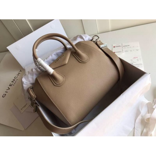 Givenchy AAA Quality Handbags For Women #997648