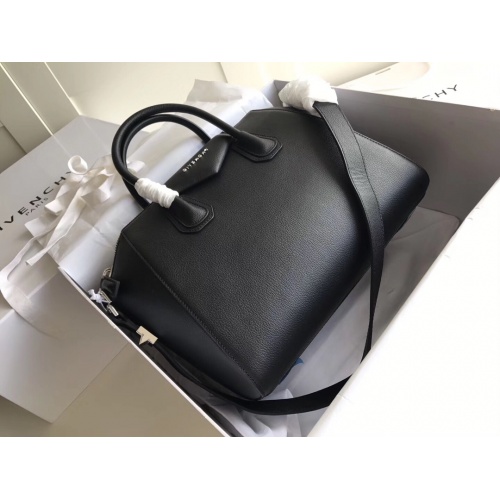 Givenchy AAA Quality Handbags For Women #997670