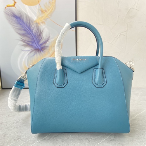 Givenchy AAA Quality Handbags For Women #997678