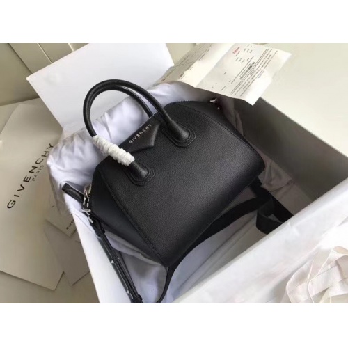 Givenchy AAA Quality Handbags For Women #997687
