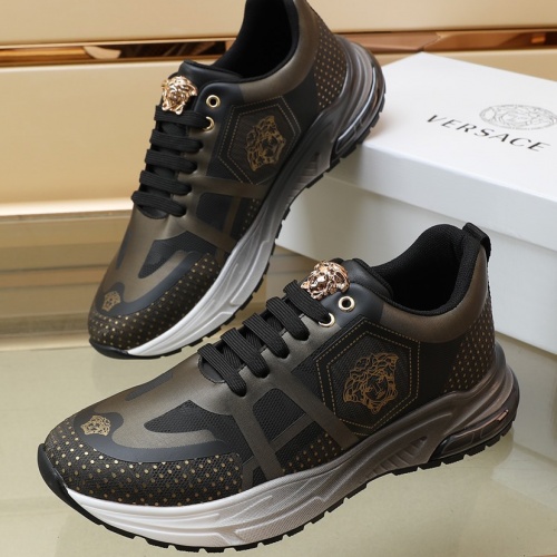 Versace Casual Shoes For Men #997749