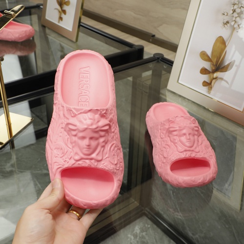 Versace Slippers For Women #998176