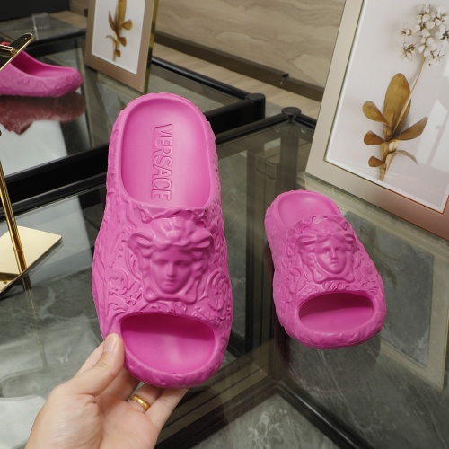 Versace Slippers For Women #998178
