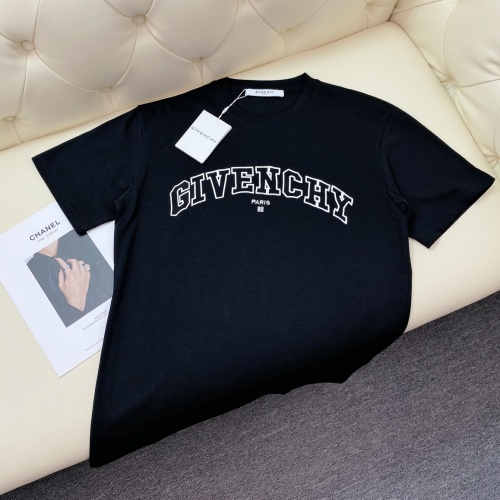 Givenchy T-Shirts Short Sleeved For Unisex #998590 $40.00 USD, Wholesale Replica Givenchy T-Shirts