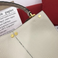 $122.00 USD Fendi AAA Quality Messenger Bags For Women #1000327