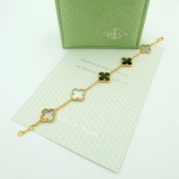 $36.00 USD Van Cleef & Arpels Bracelet For Women #997374