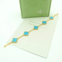 $36.00 USD Van Cleef & Arpels Bracelet For Women #997393