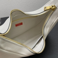 $108.00 USD Valentino AAA Quality Messenger Bags For Women #997582