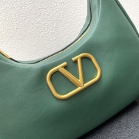 $108.00 USD Valentino AAA Quality Messenger Bags For Women #997583