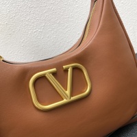 $108.00 USD Valentino AAA Quality Messenger Bags For Women #997584