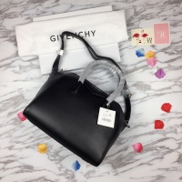 $172.00 USD Givenchy AAA Quality Handbags For Women #997644
