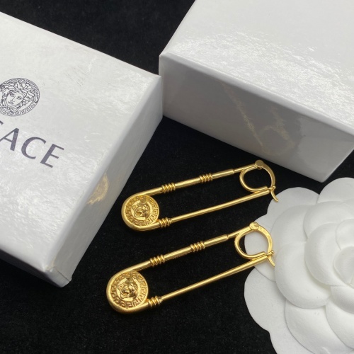 Versace Earrings For Women #1006659