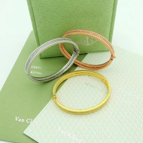 Replica Van Cleef & Arpels Bracelet For Women #1006733 $36.00 USD for Wholesale