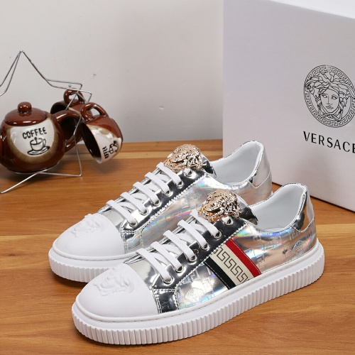 Versace Casual Shoes For Men #1007325
