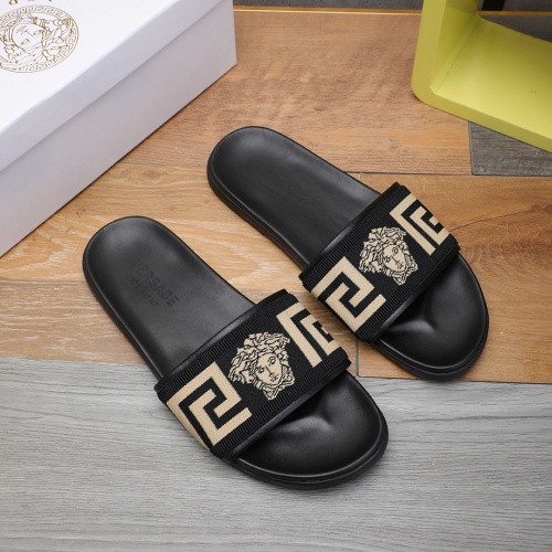 Versace Slippers For Men #1008099