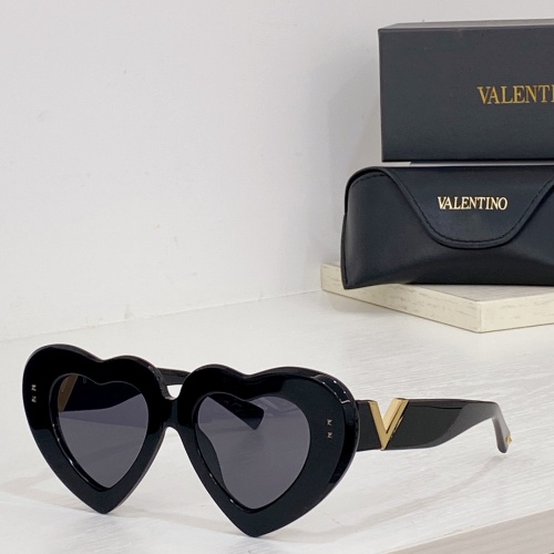 Valentino AAA Quality Sunglasses #1008843