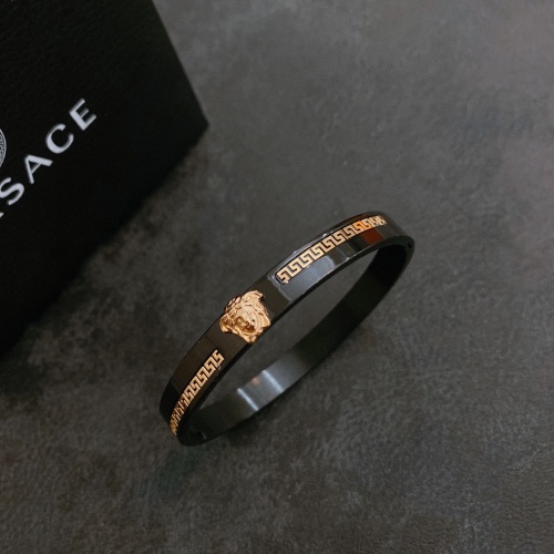 Versace Bracelet #1009998