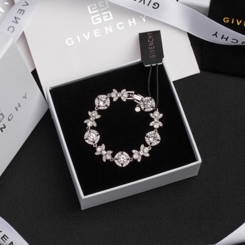 Givenchy Bracelet For Women #1010406