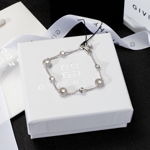 Givenchy Bracelet For Women #1010408