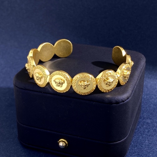 Replica Versace Bracelet #1010731 $34.00 USD for Wholesale