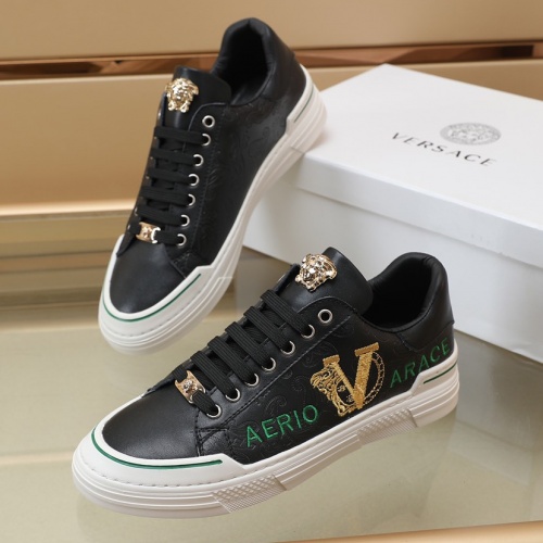 Versace Casual Shoes For Men #1010815