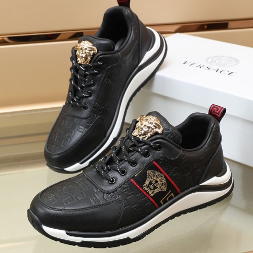 Versace Casual Shoes For Men #1010827