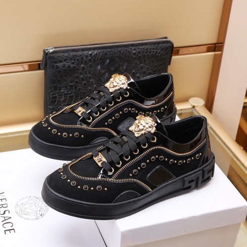 Versace Casual Shoes For Men #1010916