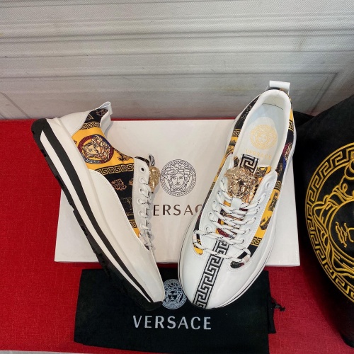 Versace Casual Shoes For Men #1011020