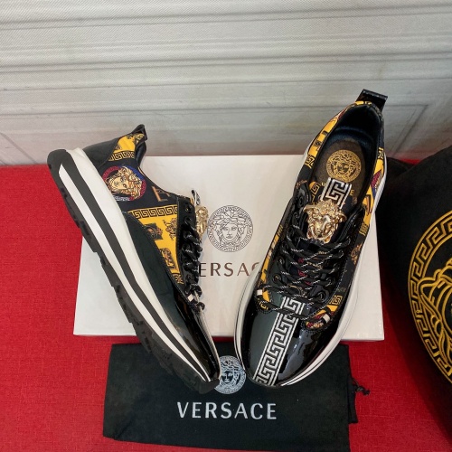 Versace Casual Shoes For Men #1011021