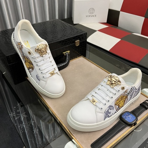 Versace Casual Shoes For Men #1011727
