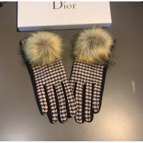 Burberry Gloves For Women #1012583