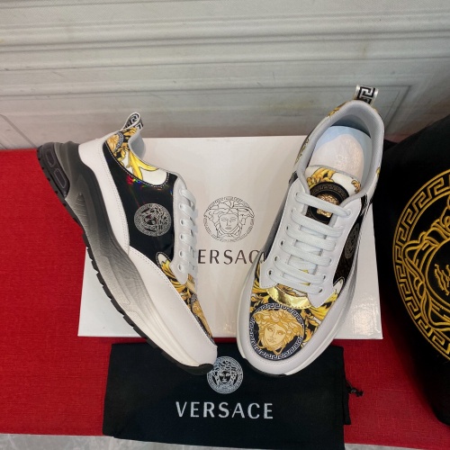 Versace Casual Shoes For Men #1012688