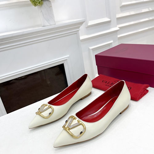 Valentino Flat Shoes For Women #1014132