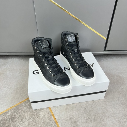 Givenchy High Tops Shoes For Men #1014373
