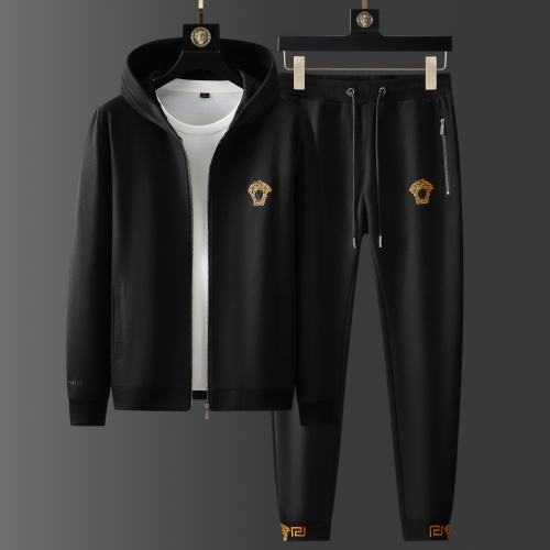 $85.00 USD Versace Tracksuits Long Sleeved For Men #1015251