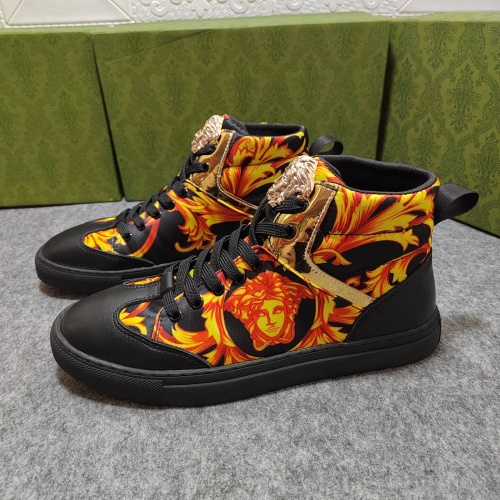 Versace High Tops Shoes For Men #1015541