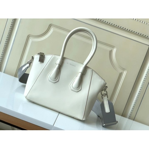 Givenchy AAA Quality Handbags For Women #1015899